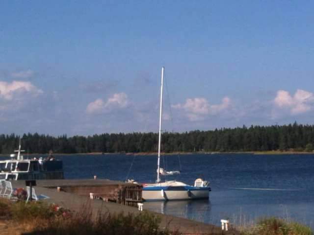 Purjevene laiturissa